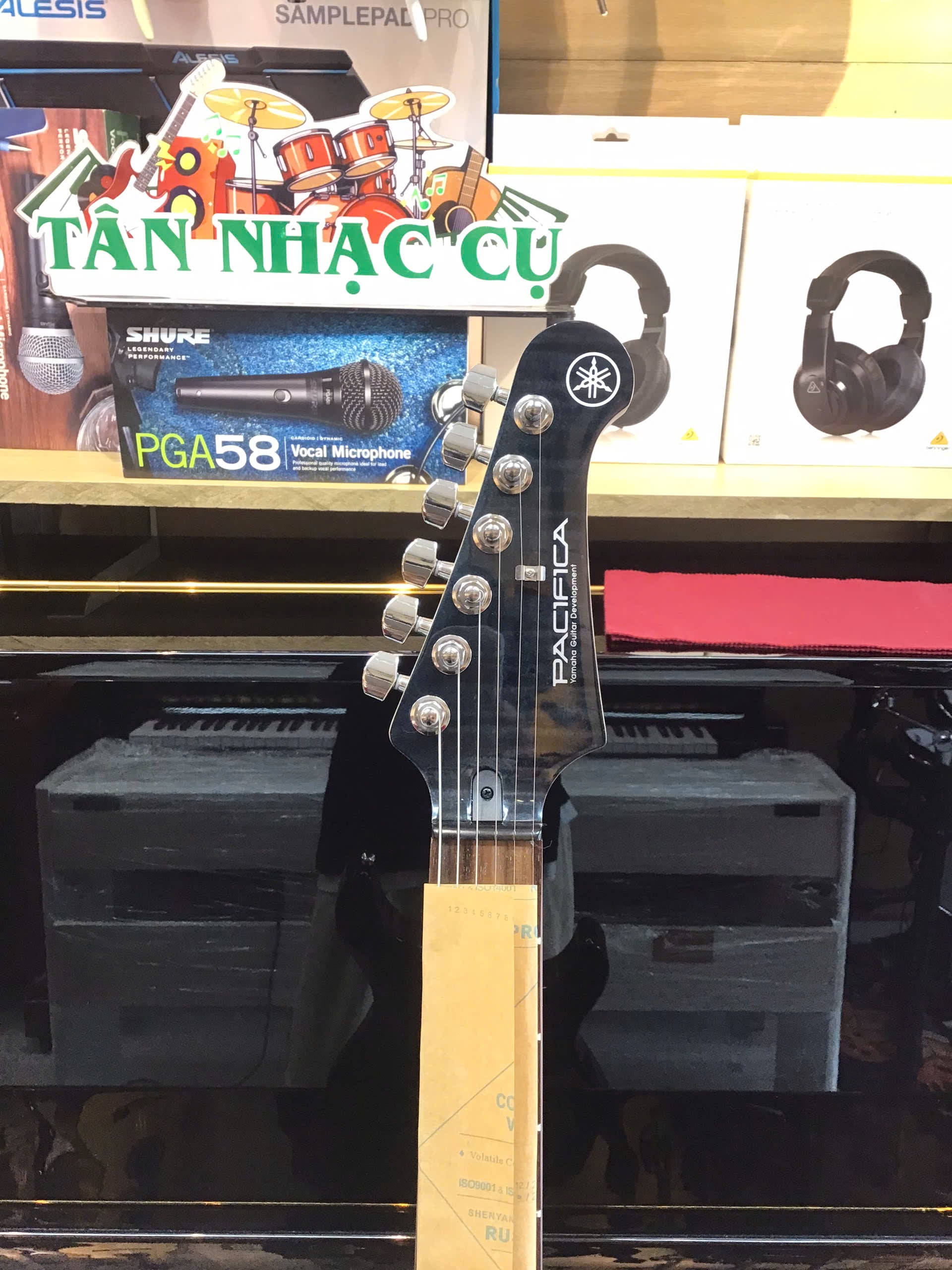 Đàn Guitar Điện Yamaha Pacifica PAC212VFM,Translucent Black, HSS