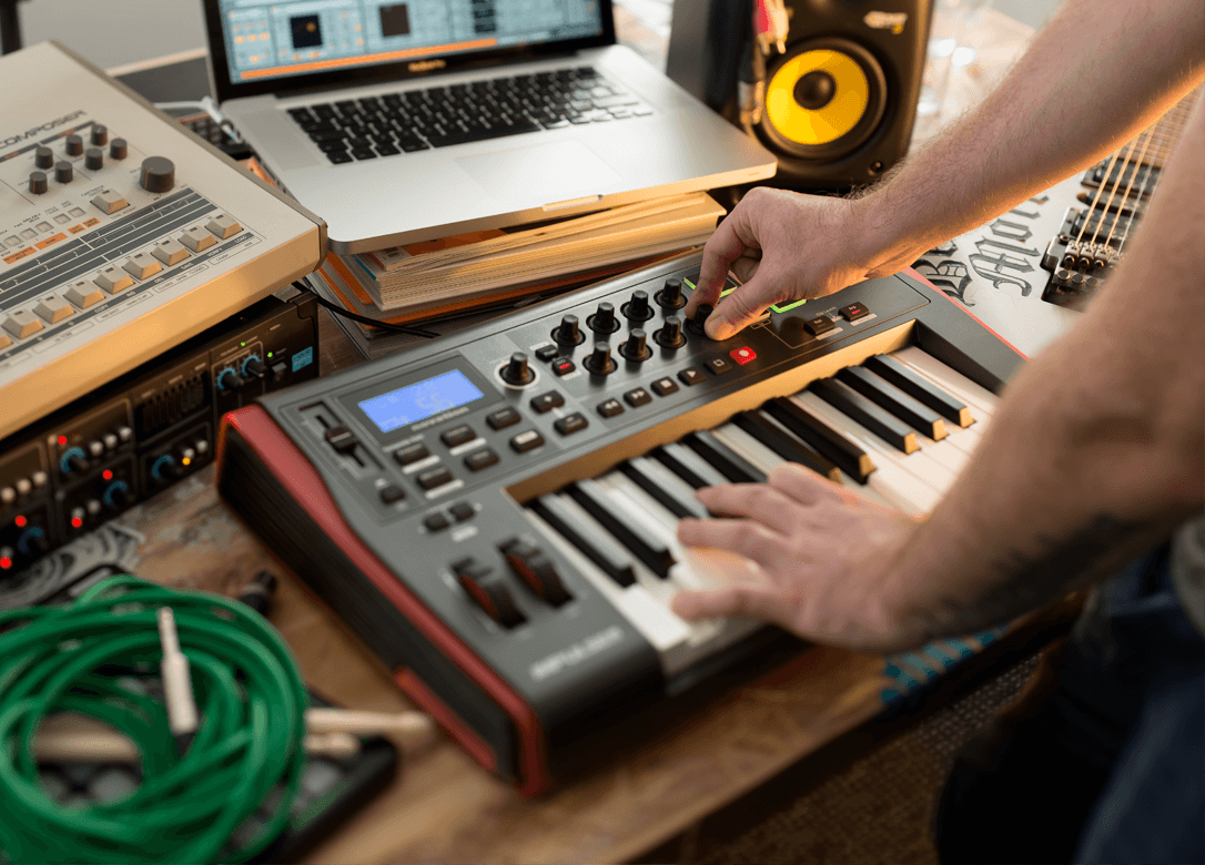 MIDI Keyboard Controller Novation Impulse 49 - Việt Music