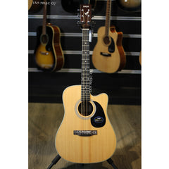 Đàn Guitar Saga SF700C Acoustic