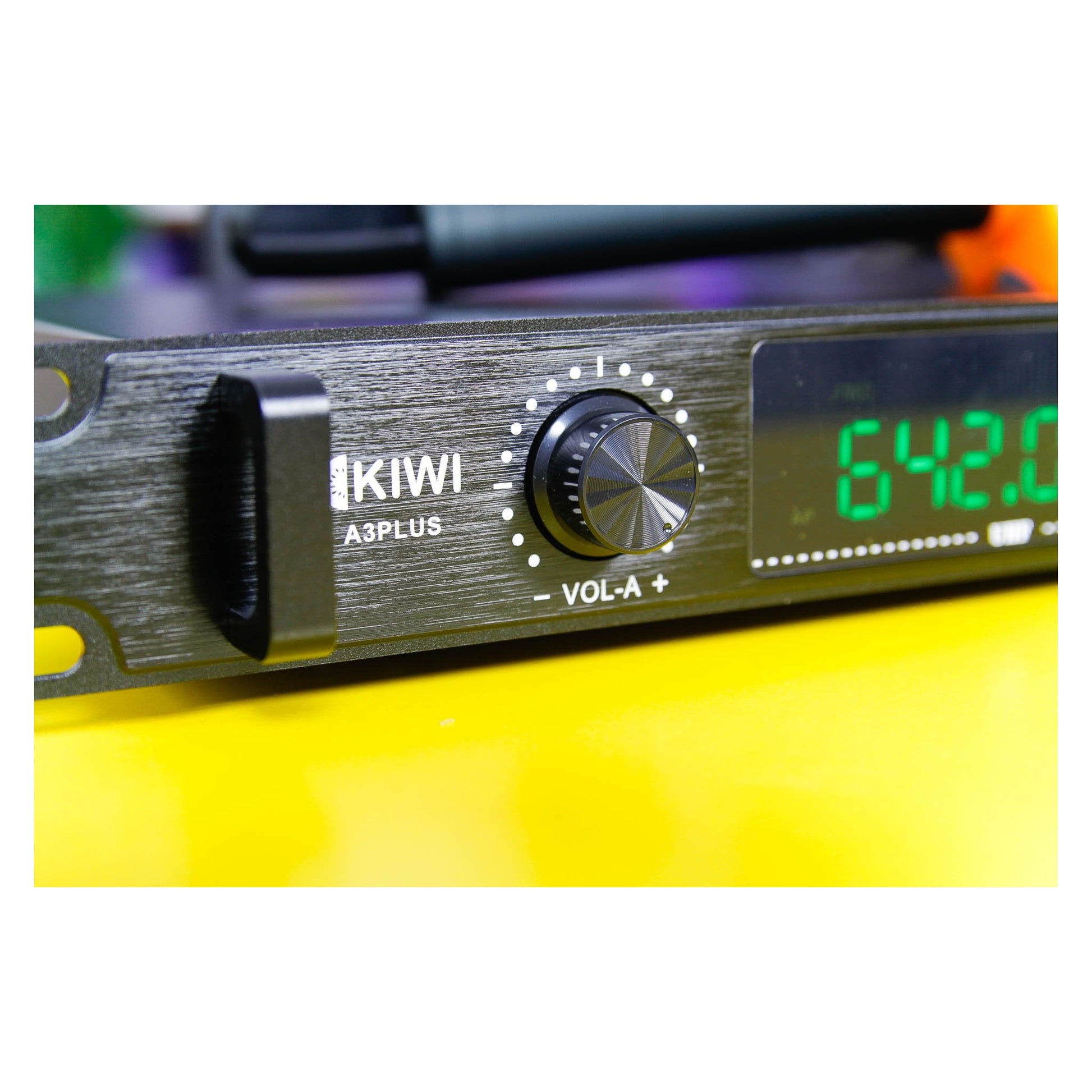 Micro Không Dây Kiwi A3 Plus-Việt Music