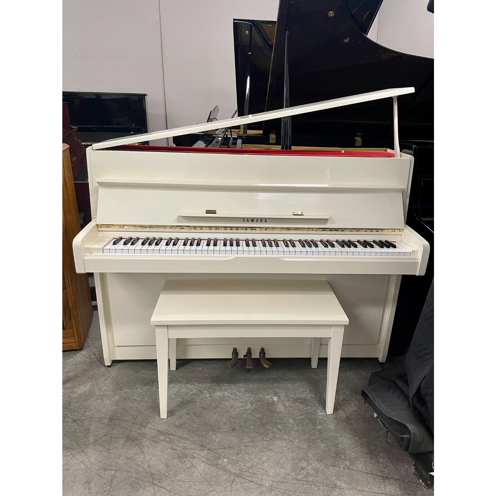Đàn Piano Cơ Upright Yamaha M1A White