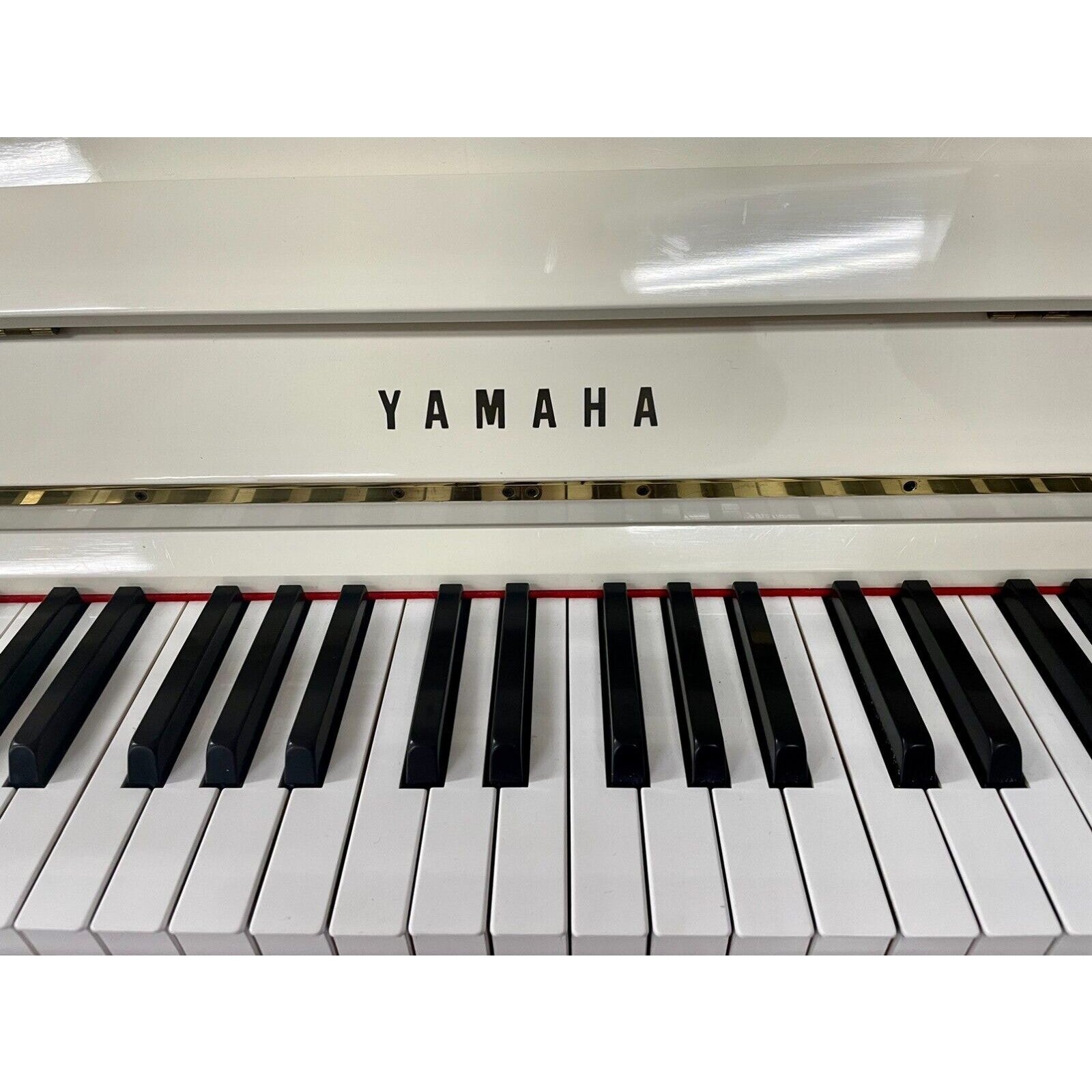 Đàn Piano Cơ Upright Yamaha M1A White