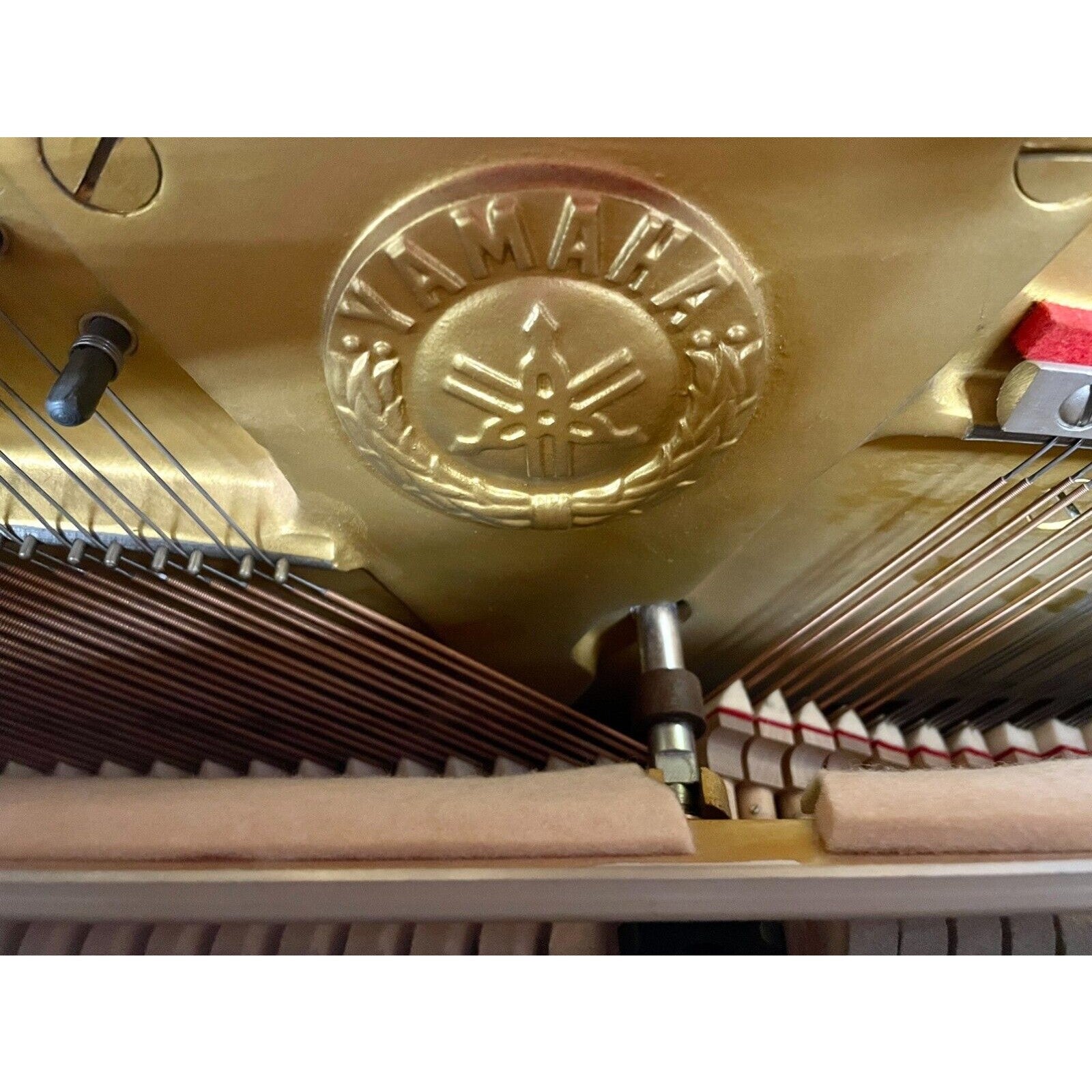 Đàn Piano Cơ Upright Yamaha M1A White 