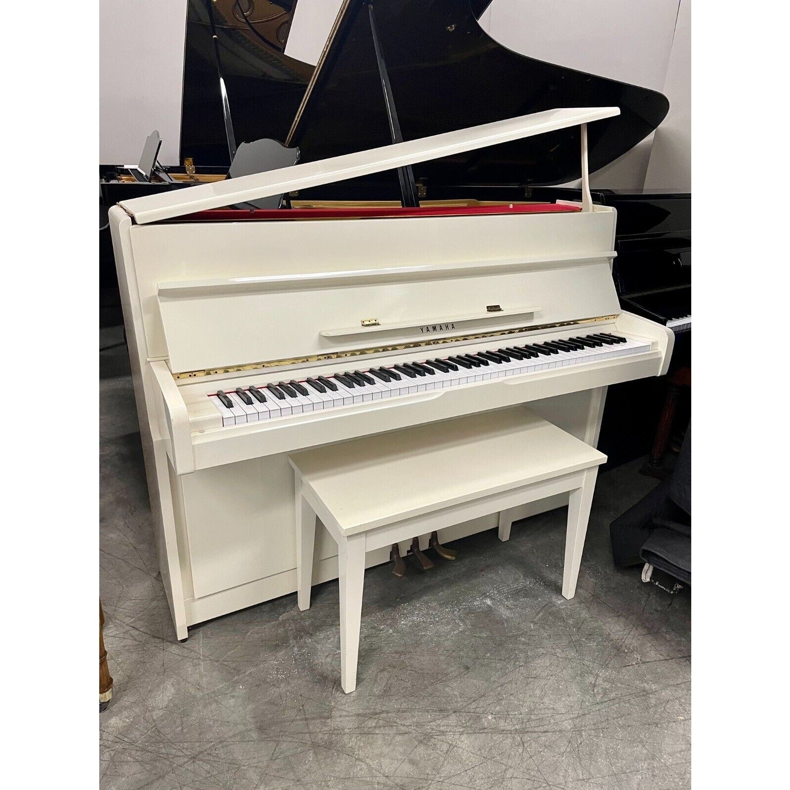 Đàn Piano Cơ Upright Yamaha M1A White