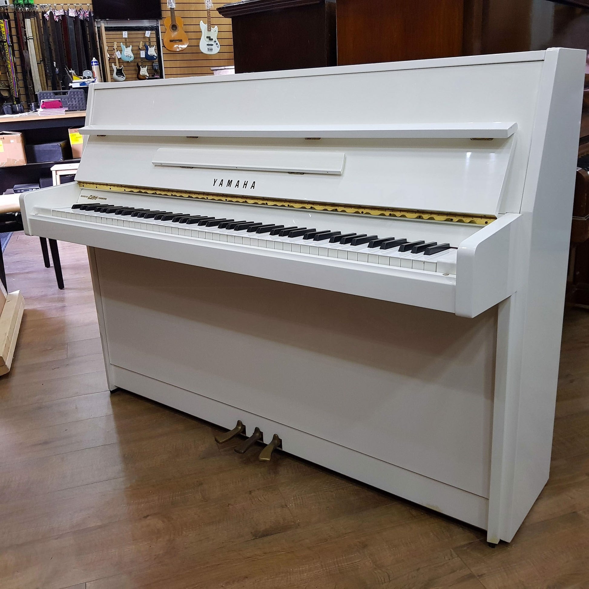 Đàn Piano Cơ Upright Yamaha M1A White 